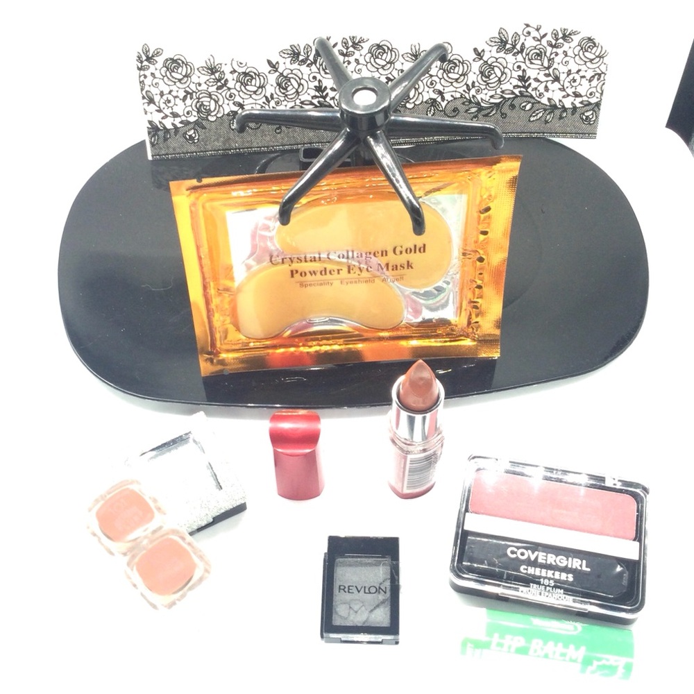 CoverGirl Pink Blush & Neutral Lipstick Makeup Set